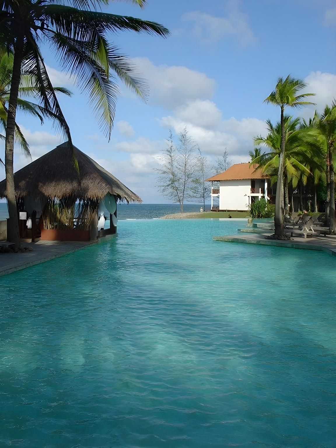สุตรา บีช รีสอร์ท (Sutra Beach Resort)0