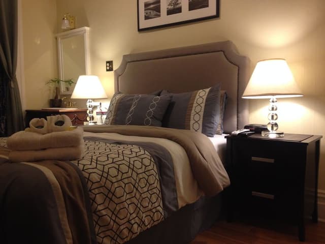 Deluxe Double Room Single Use, 1 Double Bed, Shared Bathroom, Courtyard View
