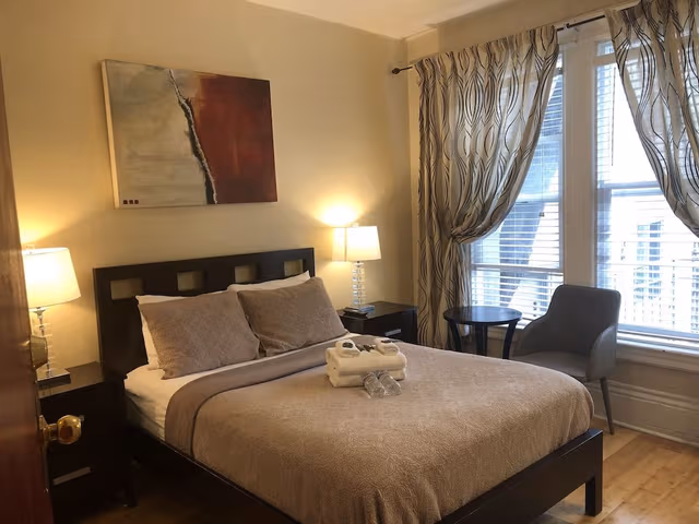 Deluxe Double Room Single Use, 1 Double Bed, Shared Bathroom, Courtyard View