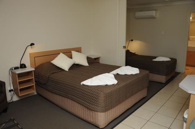 Deluxe Room (Q&KS), Non Smoking (Standard Deluxe Room)