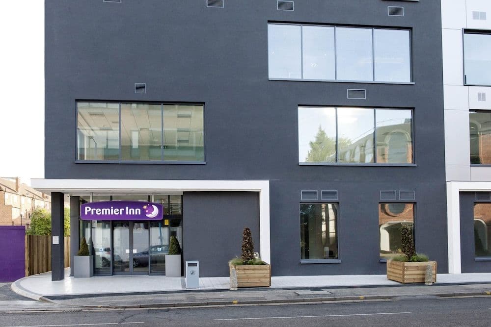 Premier Inn Woking Town Centre Premier Inn Woking Town Centre