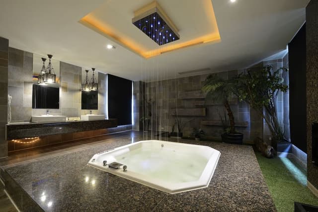 Flagship Suite