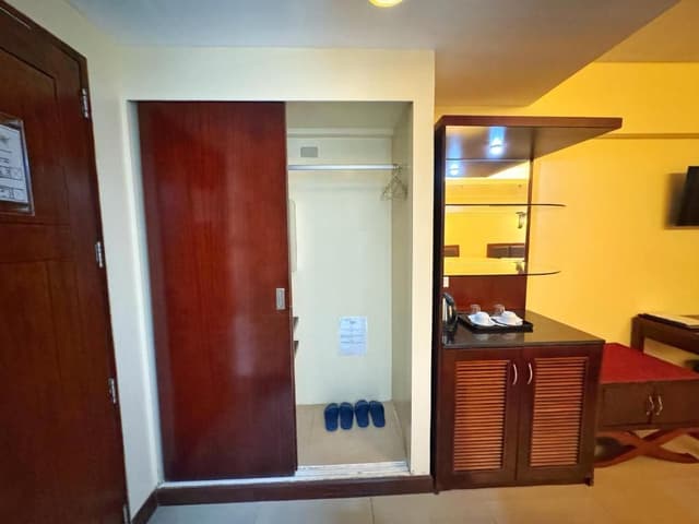 Deluxe Queen Room