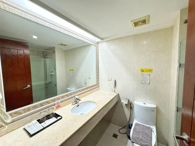 Deluxe Queen Room