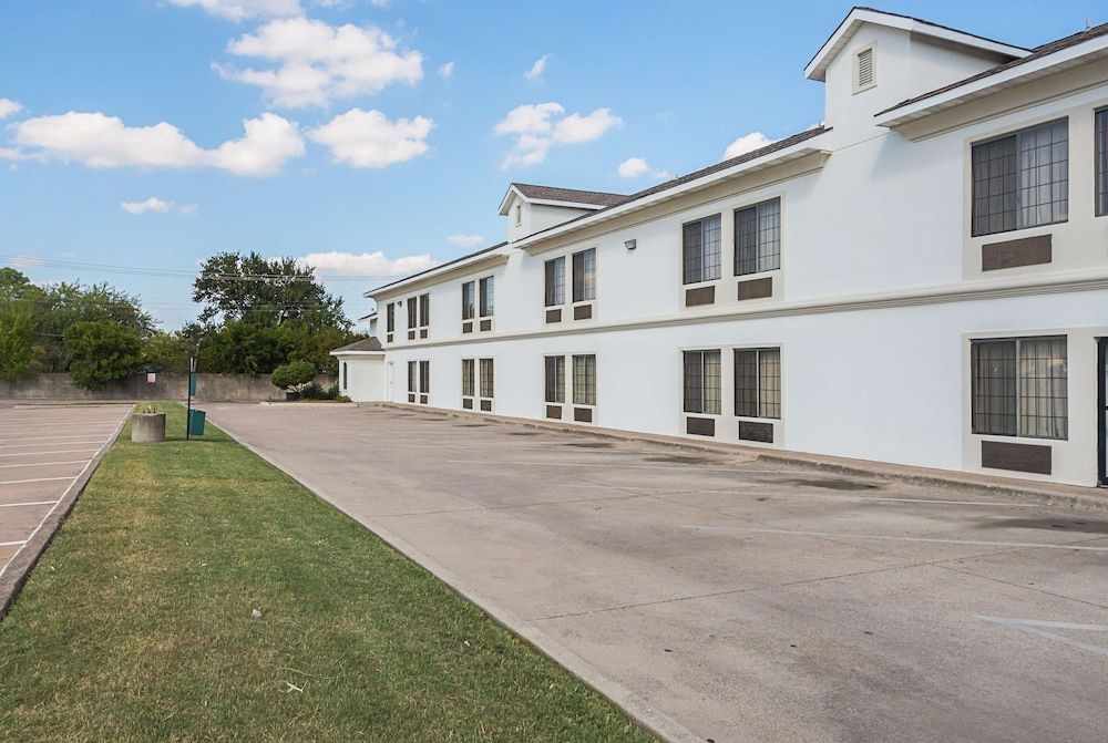 Motel 6 Dallas - DFW Airport South0