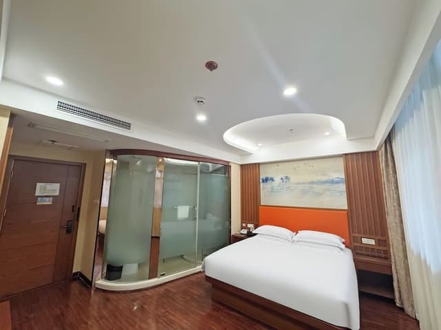 Senior Single Room