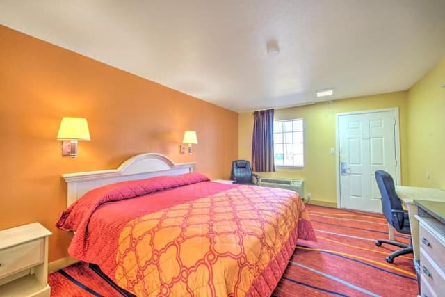 King Bed Accessible Non-Smoking