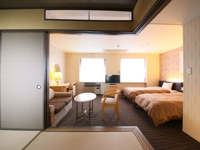 Japanese/Western Style Room for 4 People