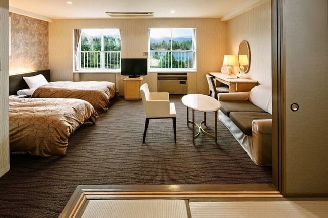 Japanese/Western Style Room for 4 People