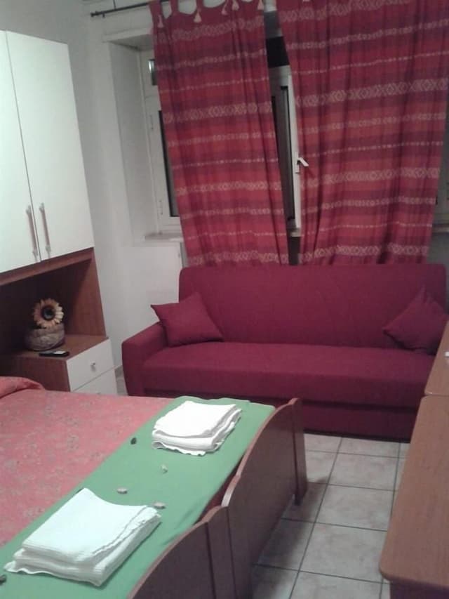 Basic Double or Twin Room, Shared Bathroom