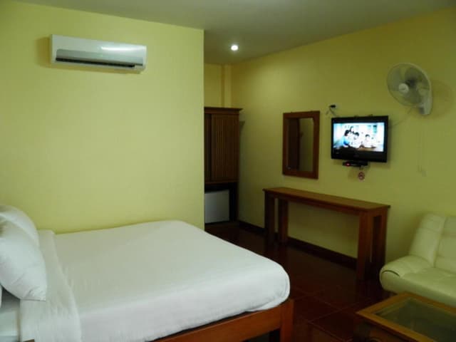 Standard Double Bed