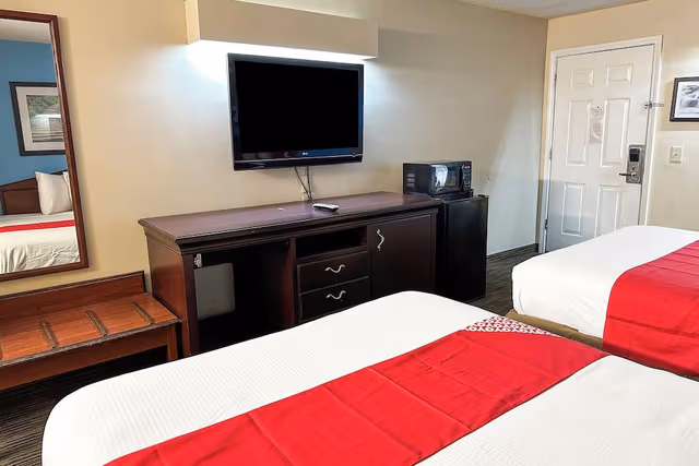 Room (2 Queen Beds Non-Smoking)