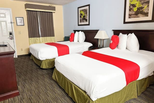 Room (2 Full Bed Smoking)