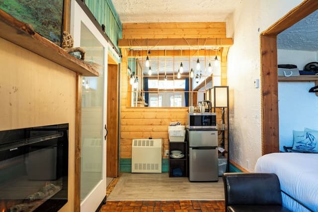 Superior Studio Suite, 1 King Bed, Ocean View, Oceanfront