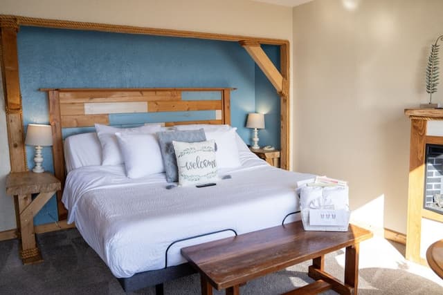 Superior Studio Suite, 1 King Bed, Ocean View, Oceanfront
