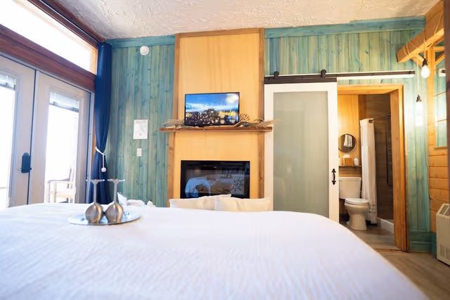Superior Studio Suite, 1 King Bed, Ocean View, Oceanfront