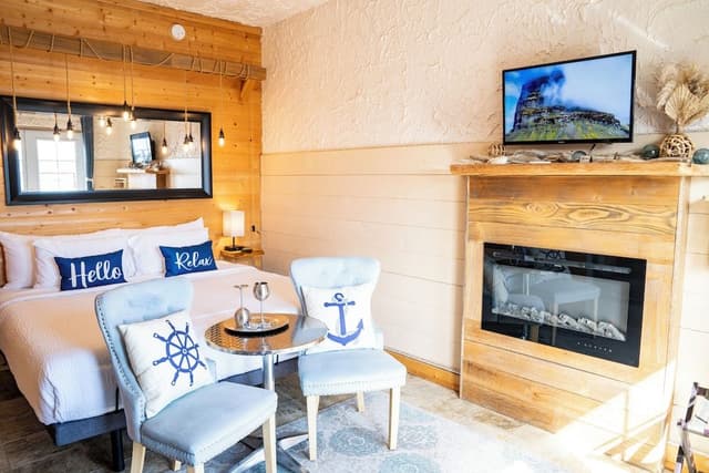 Superior Studio Suite, 1 King Bed, Ocean View, Oceanfront
