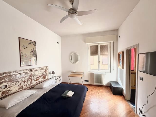 Standard Room, 1 King Bed, Private Bathroom