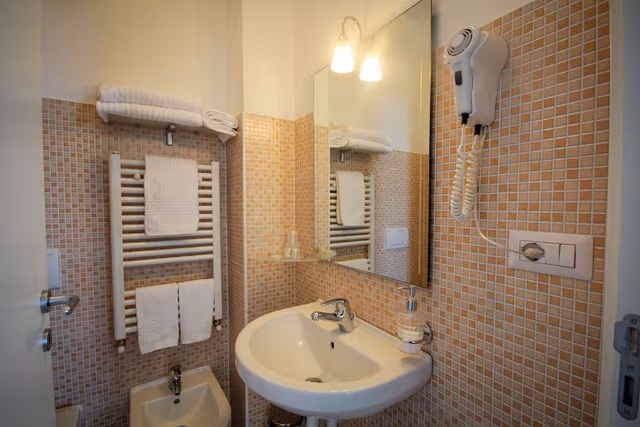 Comfort Double or Twin Room, 1 Bedroom, Private Bathroom, Hill View