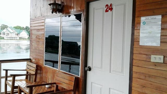 Standard Fan Room