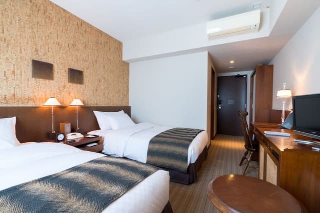 Standard Twin Room (2 Semi Double Beds)