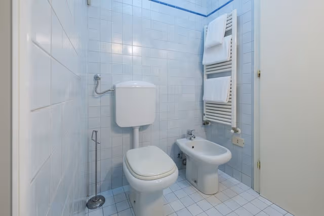 Triple Room, Private Bathroom (Tripla con bagno esterno)