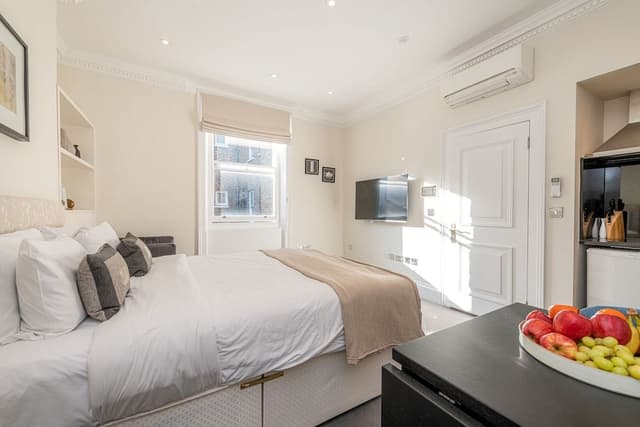 Studio (2 Adults)