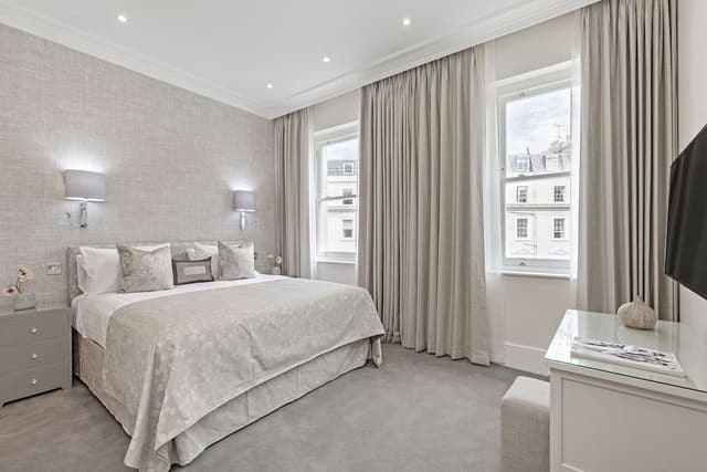 Deluxe 2-Bedroom Apartment