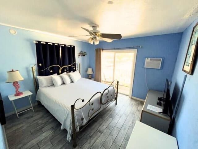 Second Floor 2 Bedroom Suite w/Sofa Sitting Area