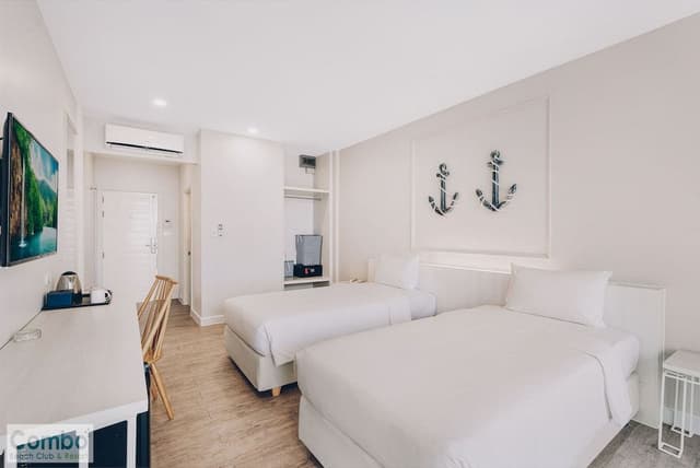 Premier Deluxe Twin Room