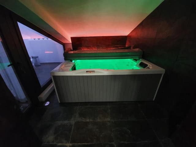 Deluxe Suite with Spa Bath