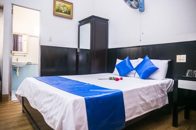 Standard Double Bed