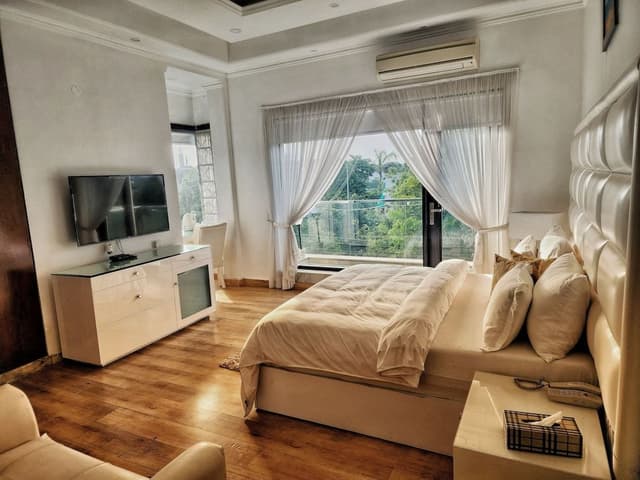 Royal Room, Balcony, City View