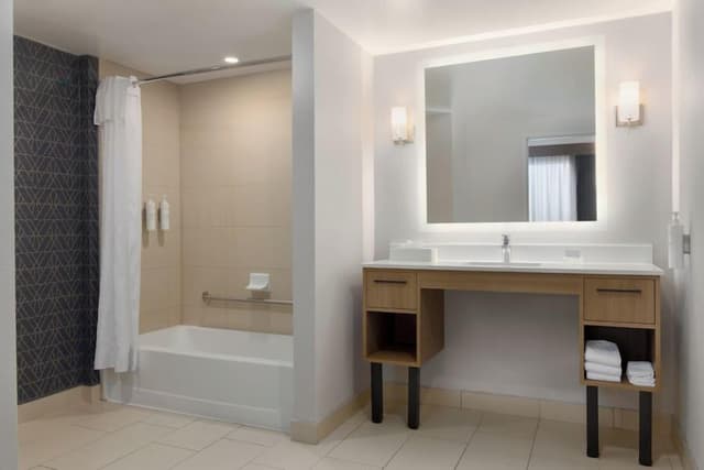Studio, 1 King Bed, Accessible (Hearing)