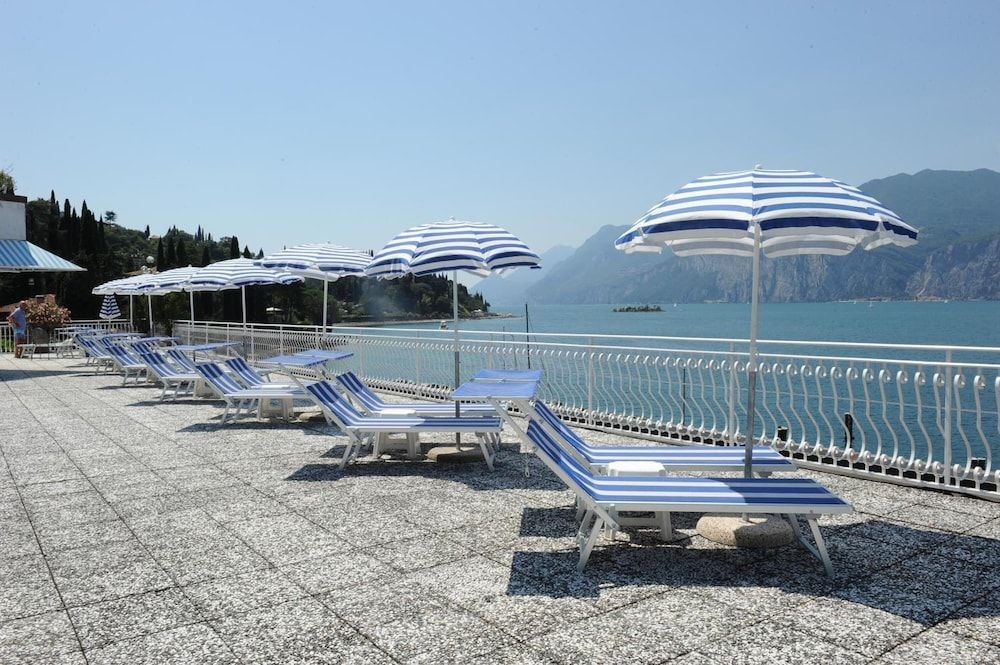 Hotel Excelsior Bay2