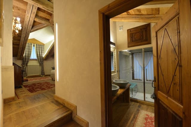 Suite (with Steam Bath)