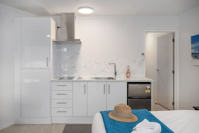 First Floor Studio with Kitchenette and Sea View