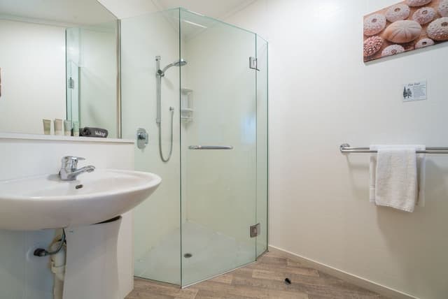 First Floor Studio with Kitchenette and Sea View