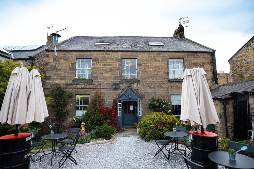 Laburnum Guest House at Bistro Englaze2