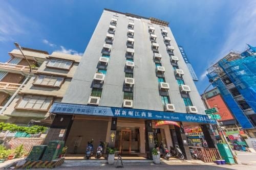 โรงแรมนิวไรส์ (NEWRISE Hotel)0