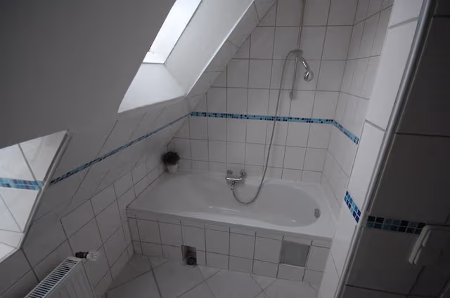 Twin Room, Shared Bathroom