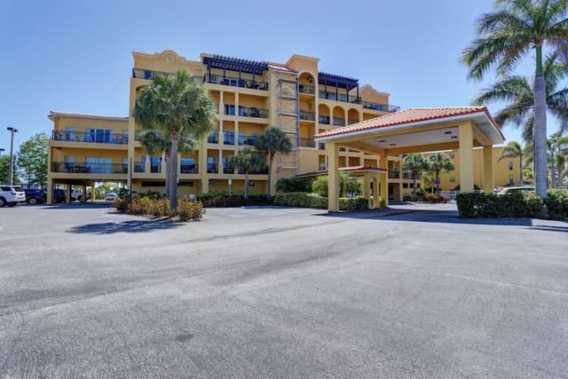 Condo, Multiple Beds (Palms Of Treasure Island #210)