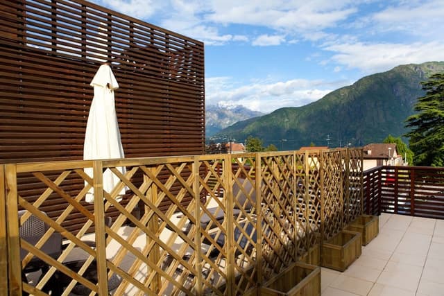 Apartment, Balcony, Partial Lake View