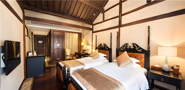 Twin Room B