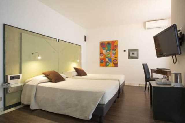 Standard Twin Room
