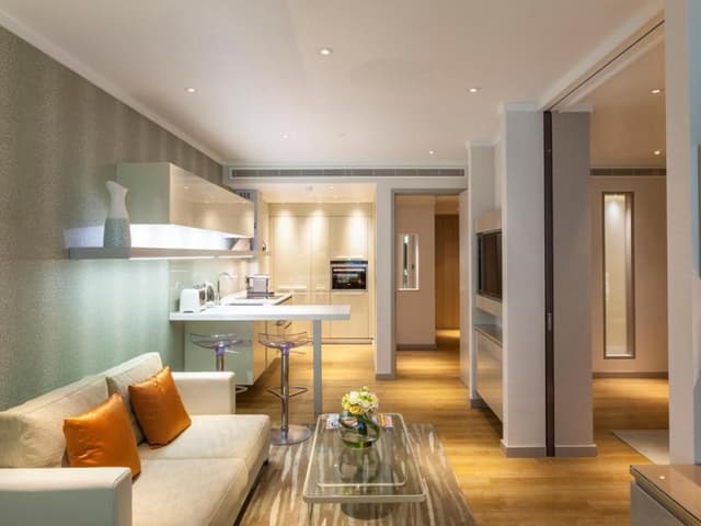 Luxury One-bedroom Apartment with Tower View