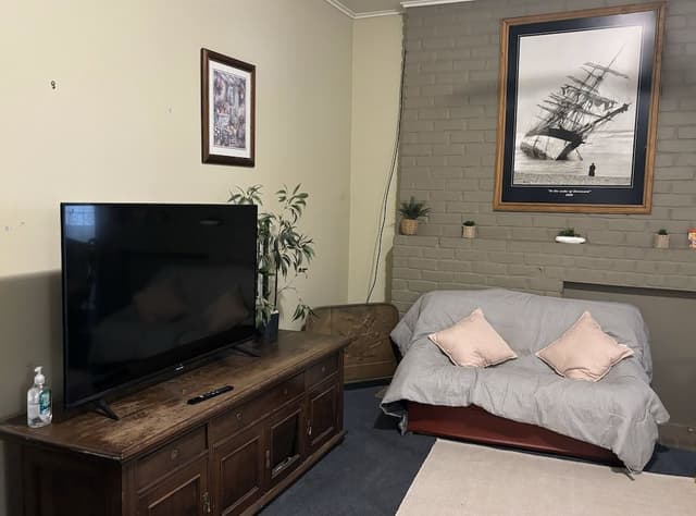 Standard Room, Non Smoking, Shared Bathroom (Twin Room)