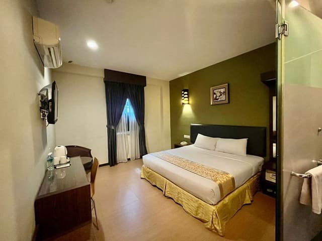 Deluxe King Bed Room