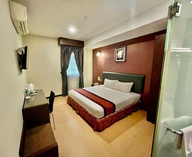 Deluxe King Bed Room