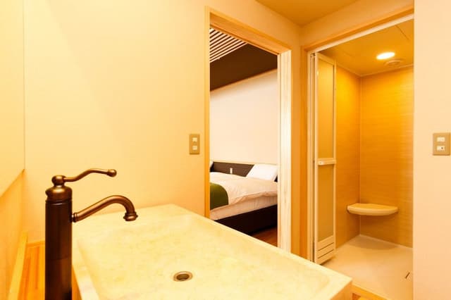 Japanese-Western style room with 12 tatami mats